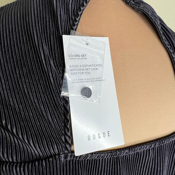 RO&DE Crop Top Small Womens Crinkle Plisse Co-Ord Keyhole Mock Neck Blouson New - Picture 5 of 7